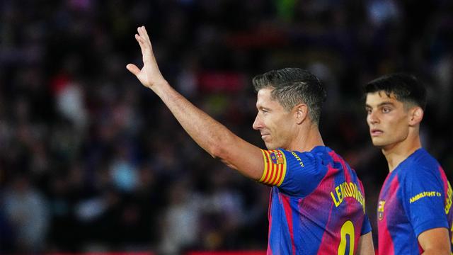 Hansi Flick Buka-bukaan Tak Mudah Cari Pengganti Robert Lewandowski di Barcelona