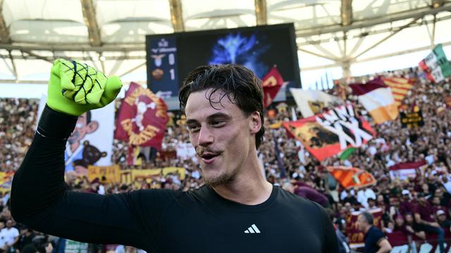 Back to Back Jadi Kiper Terbaik Serie A, Mile Svilar Masuk Daftar Incaran PSG
