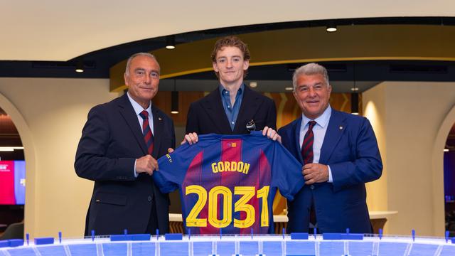 Resmi! Anthony Gordon Jadi Milik Barcelona