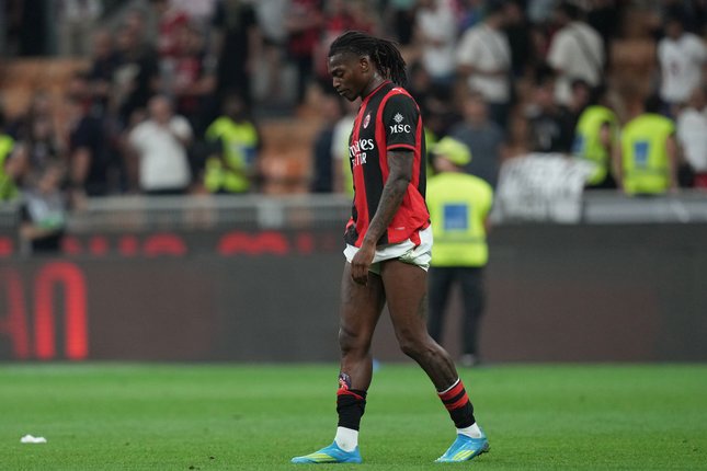 Blak-blakan Ingin Cabut dari AC Milan, Rafael Leao Lempar Kode Keras ke Man Utd, Tapi Begini Kata Fabrizio Romano
