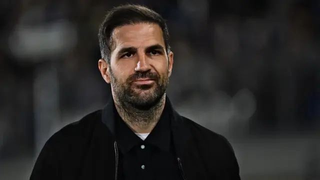 Barcelona Sudah Bergerak ke Como, Cesc Fabregas Disiapkan Sebagai Penerus Hansi Flick