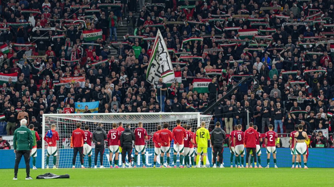 Ngeri! Duel Hungaria vs Kazakhstan Nyaris Berujung Petaka Gegara Kamera Terjun Bebas ke Lapangan