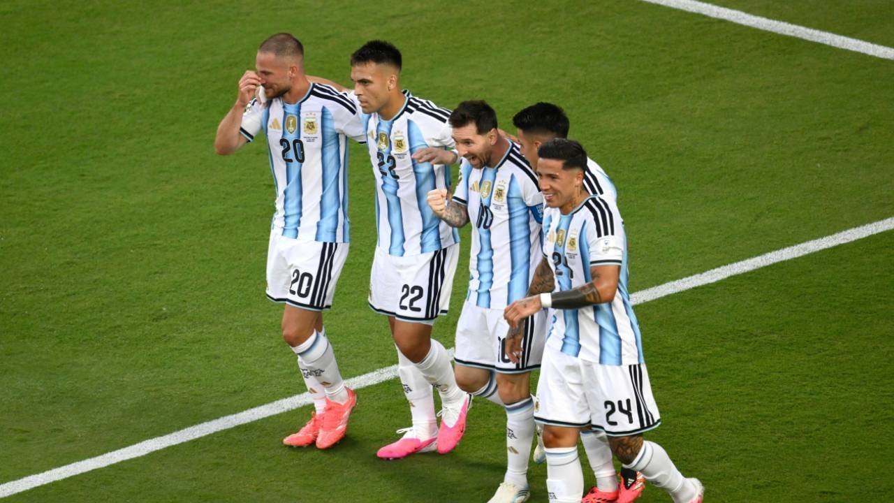 Hasil Argentina vs Aljazair: Hattrick Lionel Messi Bawa Albiceleste Menang Telak