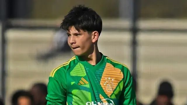 Ajax Amsterdam Ikat Kiper Keturunan Indonesia Giovanni van der Wijst, Maarten Paes Ikut Beri Respons
