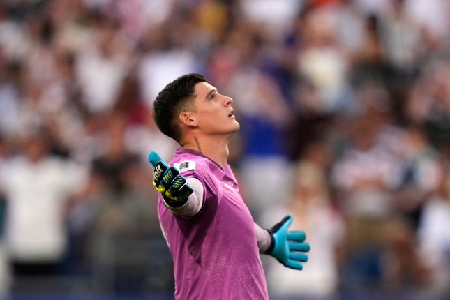 Kiper Paraguay Orlando Gill Bongkar Rahasia di Balik Dua Penyelamatan Penalti Lawan Jerman