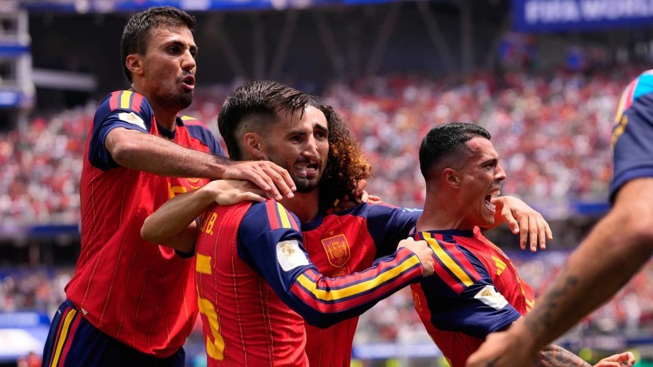 Rapor Pemain Spanyol vs Austria: Oyarzabal Menggila, Cucurella Impresif