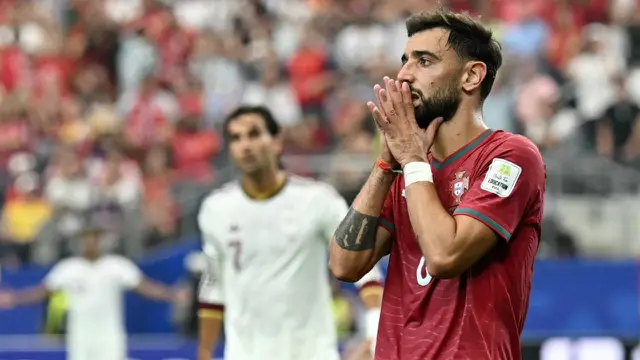 Jadi Kambing Hitam! Bruno Fernandes Diamuk Fans Cristiano Ronaldo usai Portugal Tersingkir Tragis dari Piala Dunia 2026