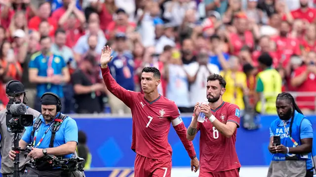 Ronaldo Pamer Trofi Euro 2016 Usai Portugal Tersingkir dari Piala Dunia 2026