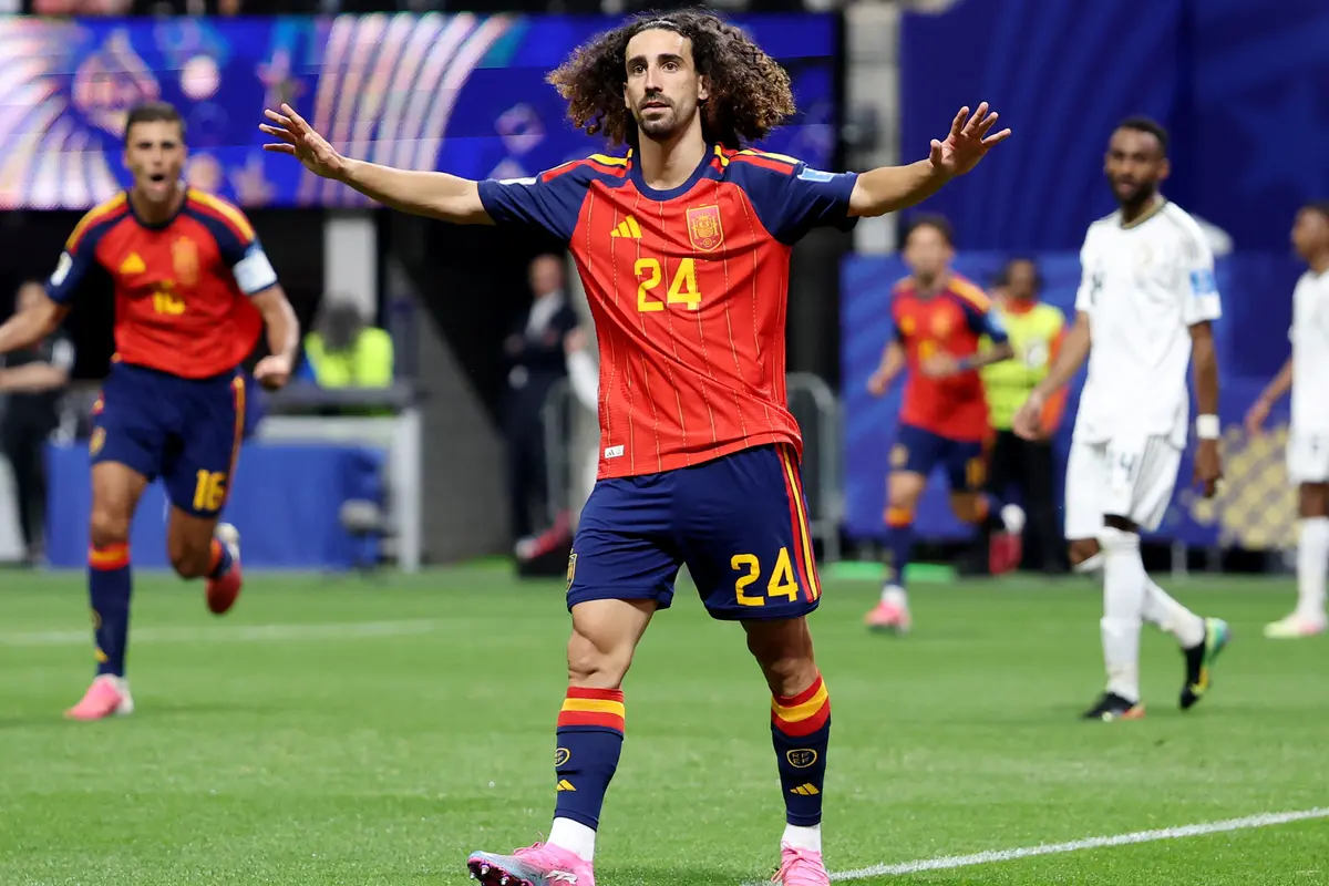 Marc Cucurella Penuhi Janji Tato Wajah Luis de la Fuente, di Bagian Mana?