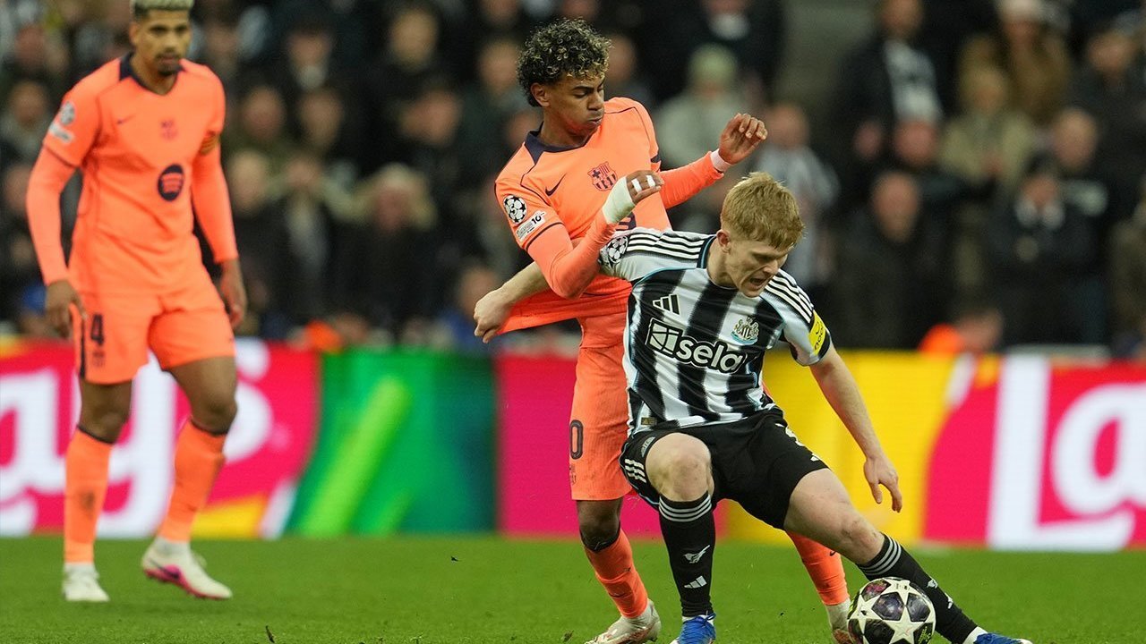 Manchester United Terancam Gagal Rekrut Lewis Hall dari Newcastle