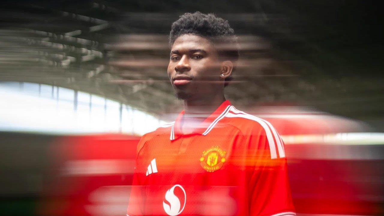 Michael Carrick Pastikan Debut Carlos Baleba di MU Fix Tertunda!