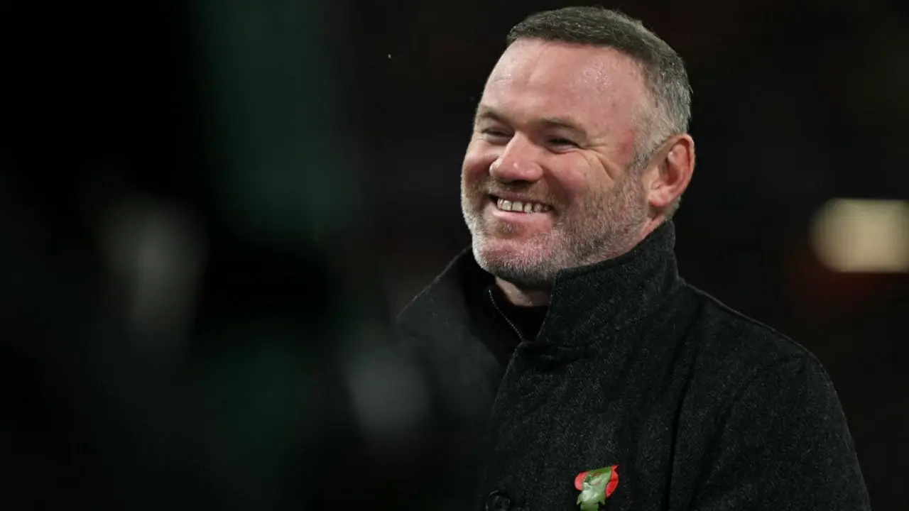 Rooney Peringatkan Carrick, Sebut MU Bisa Hadapi Masalah Jika Tak Tambah Pemain