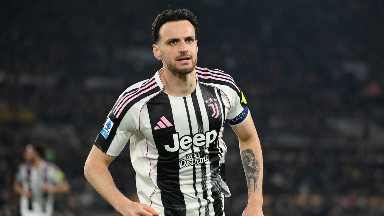 Juventus Lepas Sang Bek ke FC Porto?