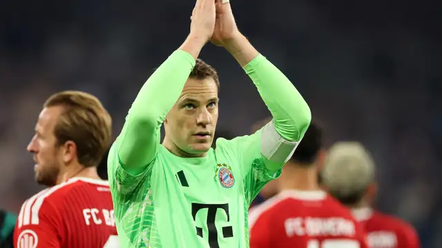 "Cinta dan pujian": Neuer mengejek cacian suporter Schalke