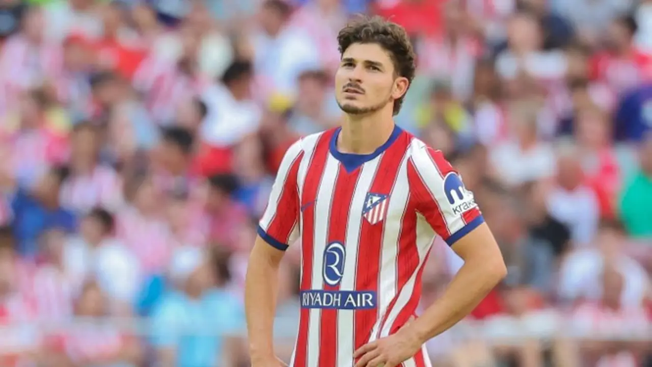 Bukan Cuma Julian Alvarez, Barcelona Juga Masih Incar Bek Liga Belanda