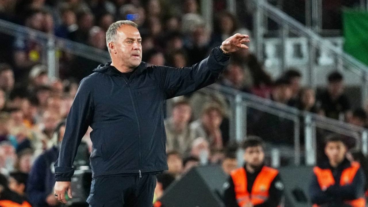 Hansi Flick Bidik Gelar Liga Champions Bersama Barcelona